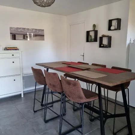 Appartement Rez-de-jardin avec vue sur la Sainte Victoire à Rousset  Extérieur photo